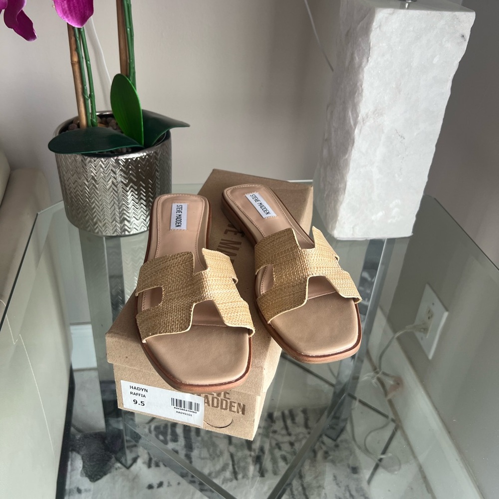 EUC Steve Madden Hadyn Raffia Sandals